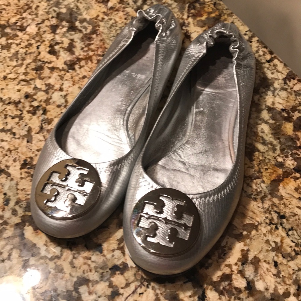 Tory Burch flats like new!!